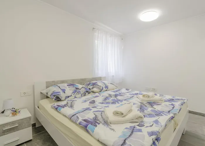 In With Sea View Semesterbostad *