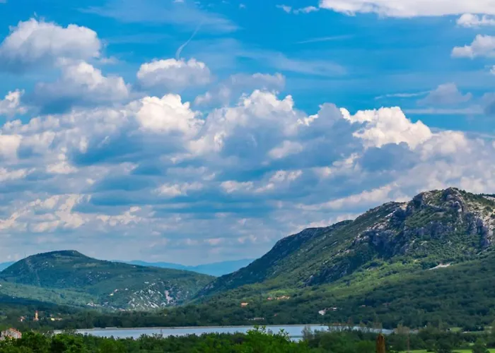 In With Sea View بيت للعطل *