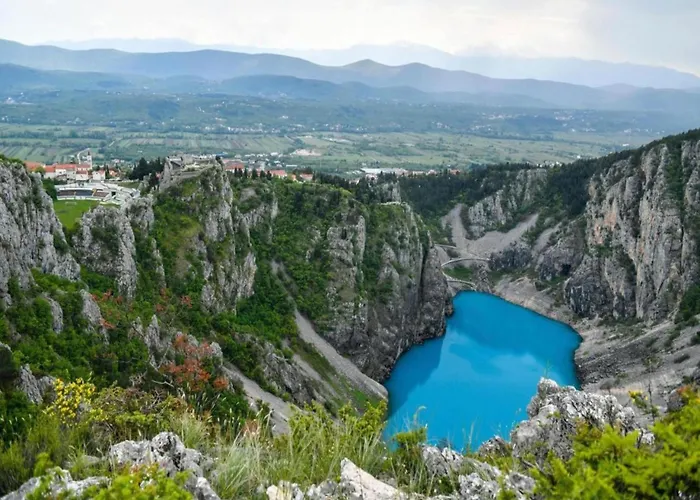 In With Sea View تْسْغيكفانِتْسا